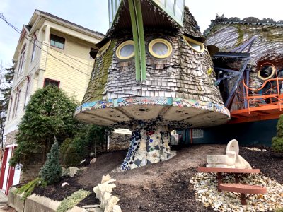 The Cincinnati Mushroom House, Erie Avenue, Hyde Park, Cin… 