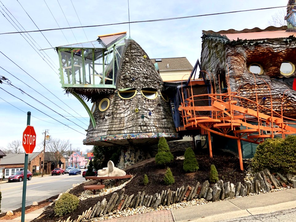The Cincinnati Mushroom House, Erie Avenue, Hyde Park, Cin… 