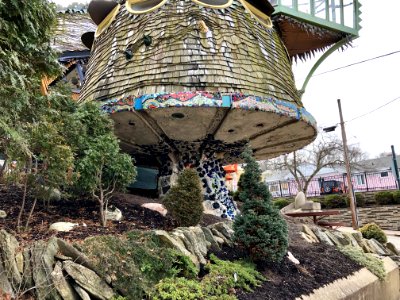 The Cincinnati Mushroom House, Erie Avenue, Hyde Park, Cin… 