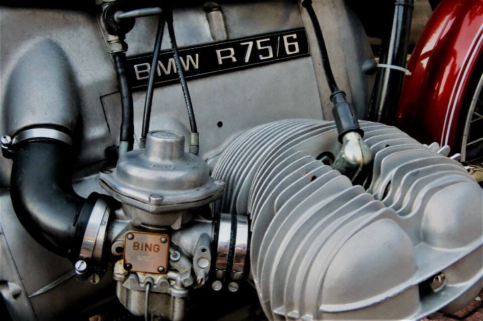 Cylinder motor carburetor