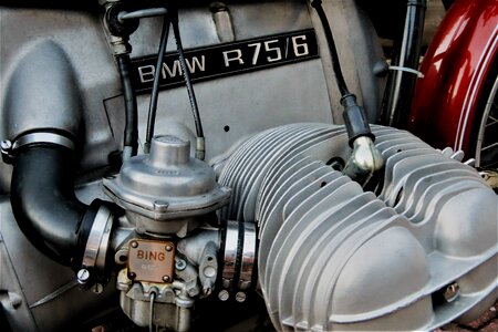 Cylinder motor carburetor