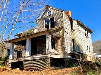 The Old Shelton Farmhouse, Speedwell, NC 