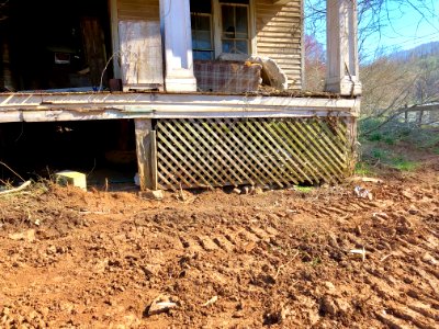 The Old Shelton Farmhouse, Speedwell, NC 