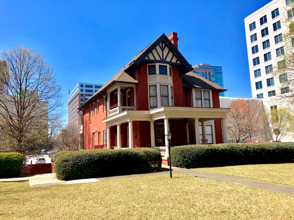 Margaret Mitchell House and Museum (Crescent Apartments), … 