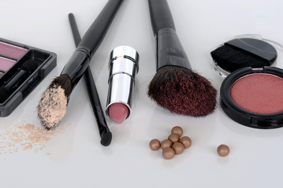 Brush lipstick make up