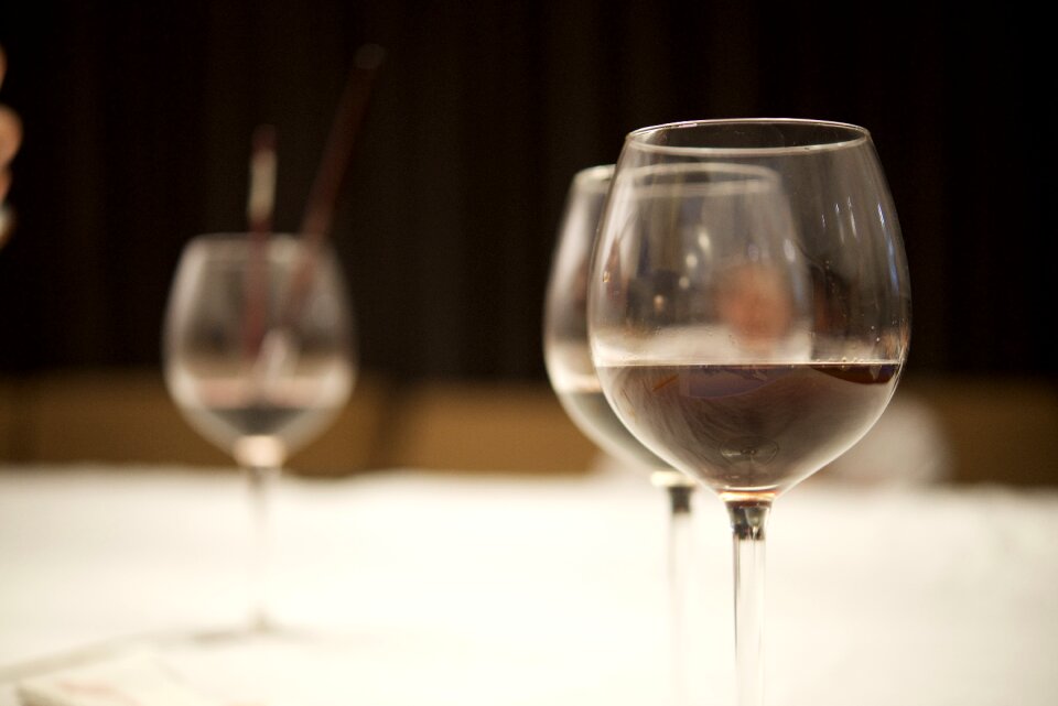 Art wine wine glass
