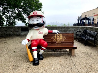 Cincinnati Reds Statue and Bench, East Price Hill, Cincinn… 