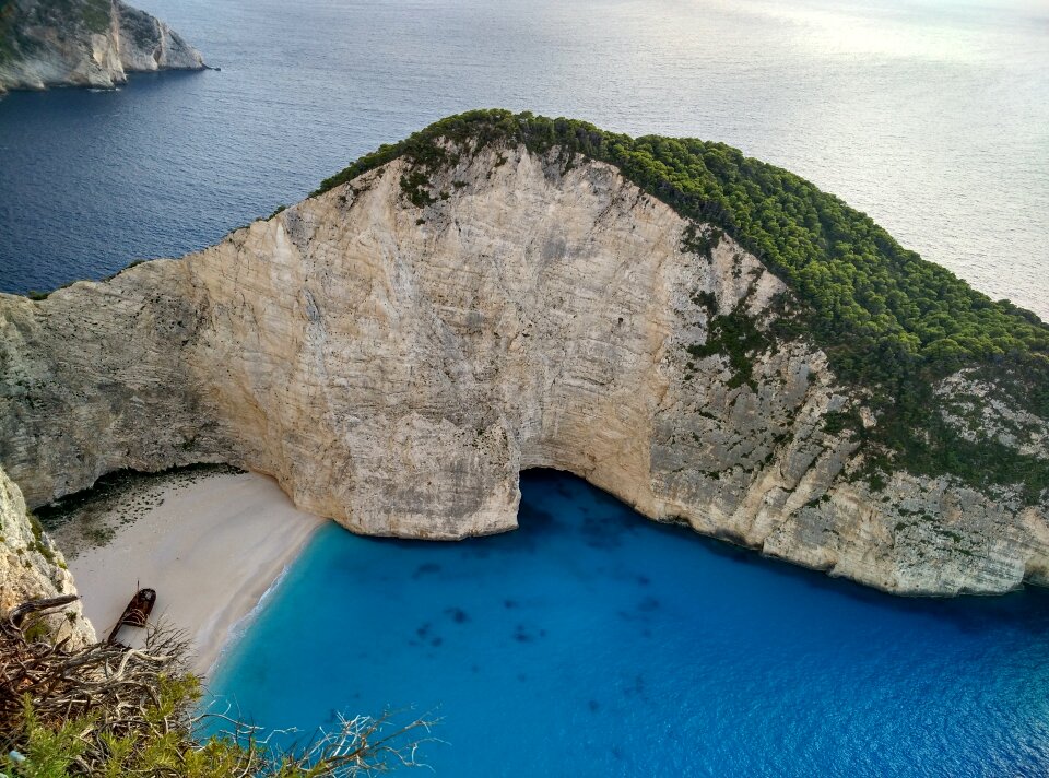 Shipwreck island holidays