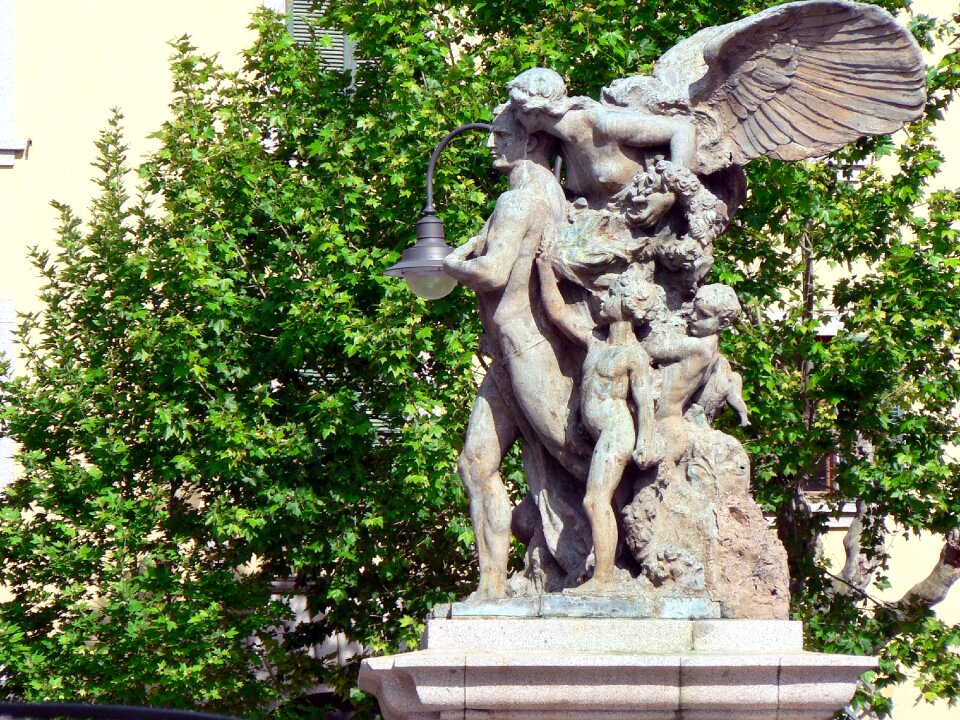Victory statue freedom