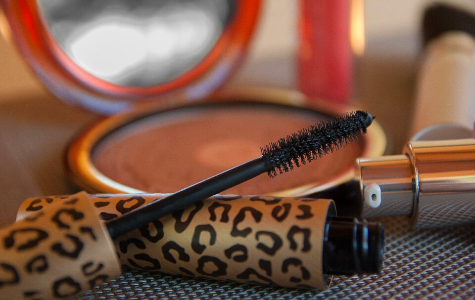Mascara powder poudrier