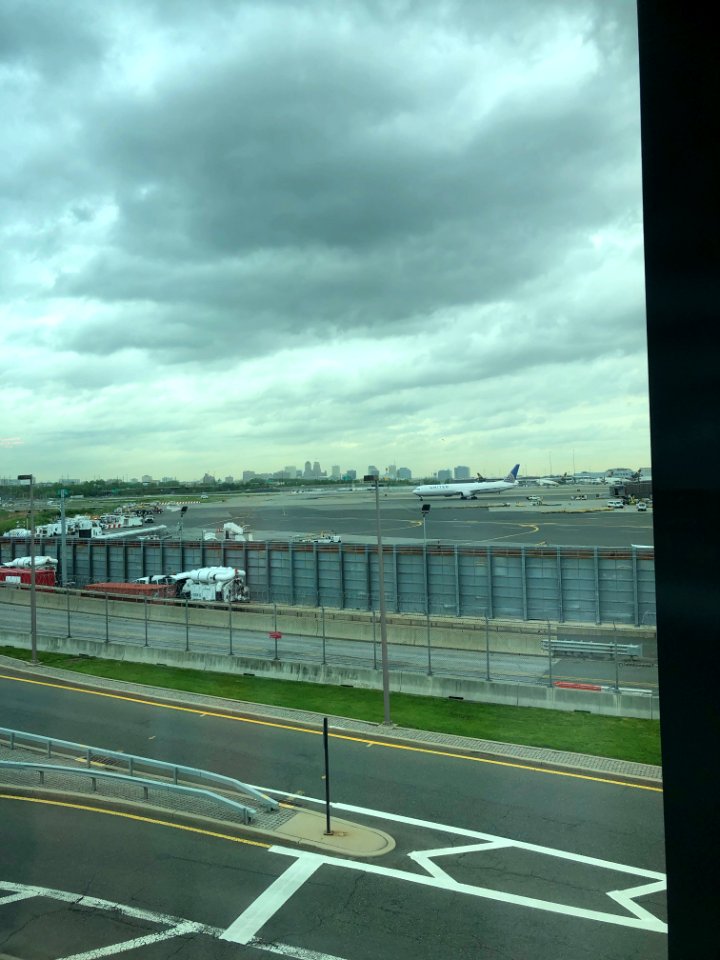 Newark Skyline from Newark-Liberty International Airport, … 