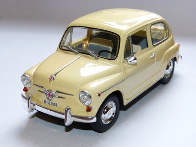 Car seat 600 miniature