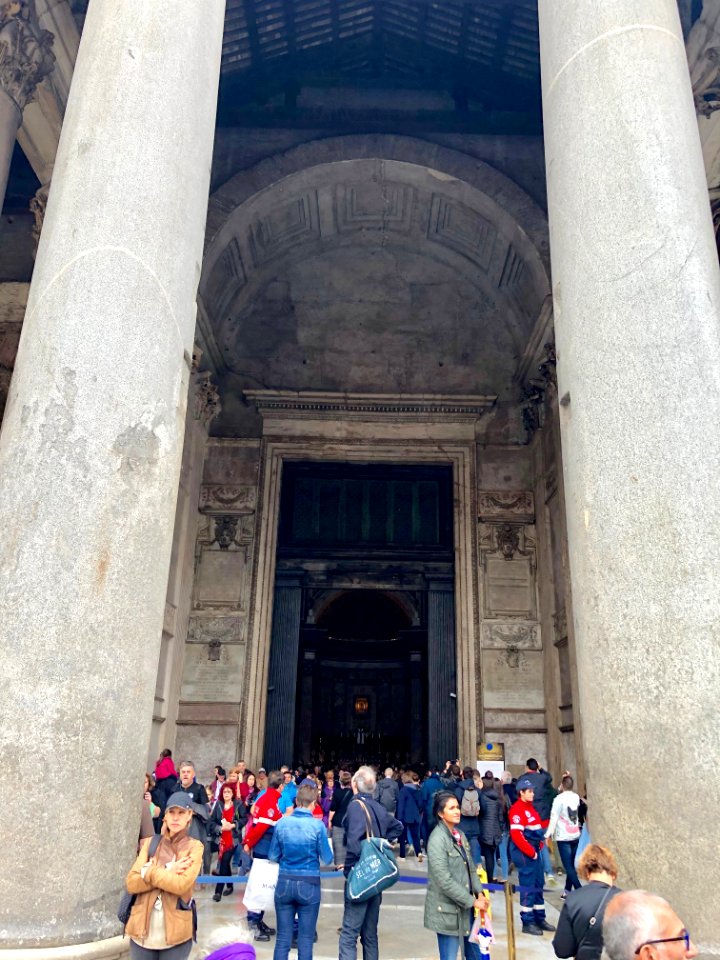 Entrance, Pantheon, Roma, LZ, IT 