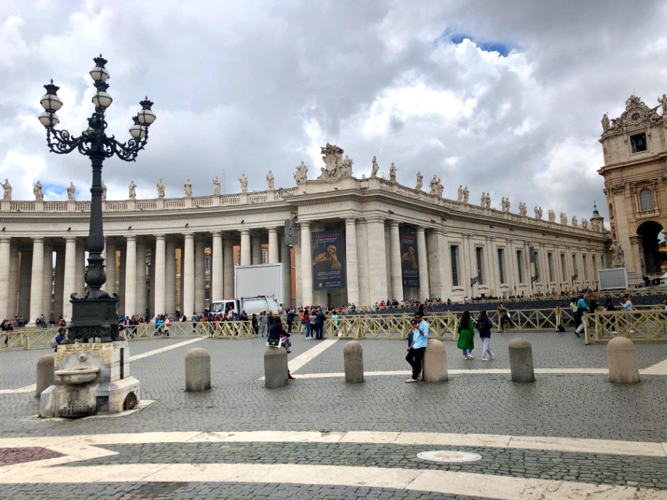 Colonnato, Piazza San Pietro, Città del Vaticano, VAT 