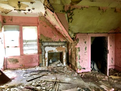 Third Floor, Edgewood (A. E. Burckhardt House), Avondale, … 