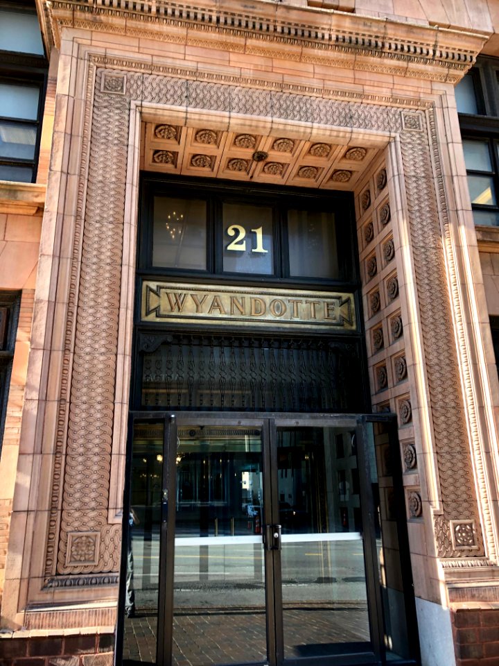 Entrance, Wyandotte Building, Columbus, OH 