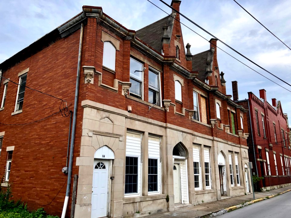 5th Street, Paris, Kentucky 