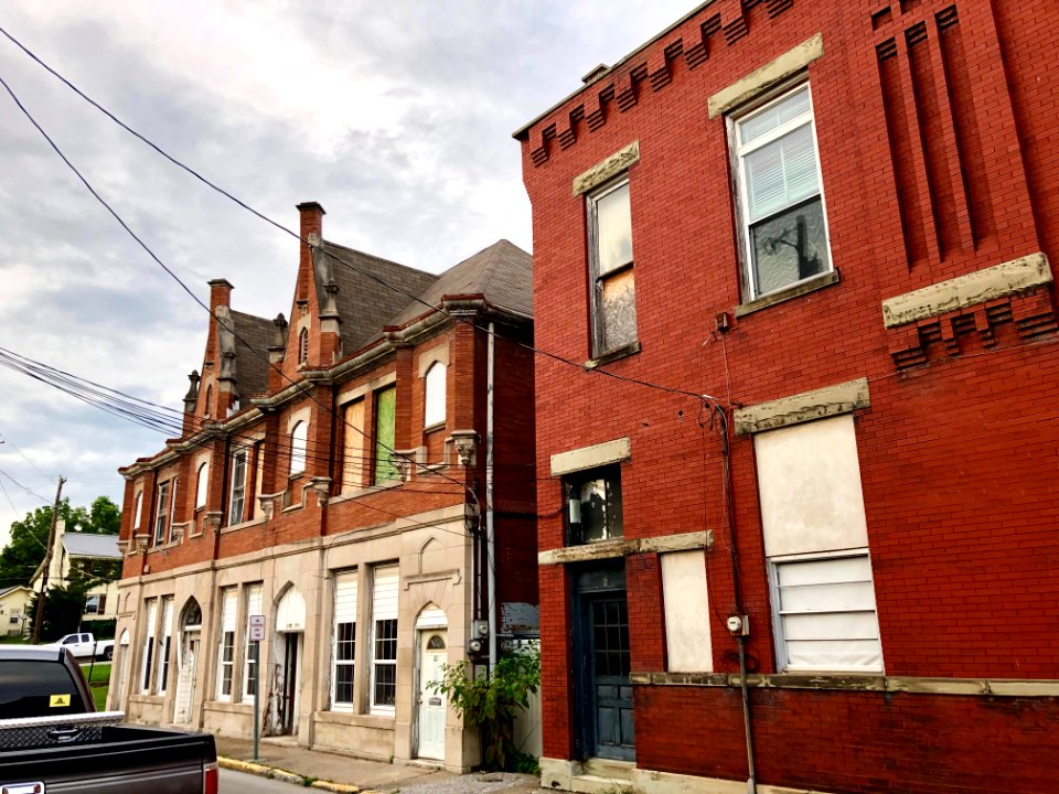 5th Street, Paris, Kentucky 