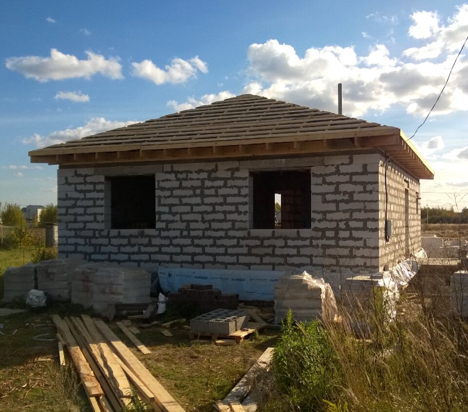 Building housing home construction