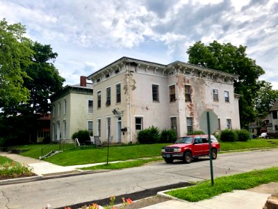 10th Street, Richmond, IN 