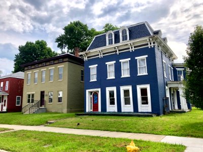 10th Street, Richmond, IN 