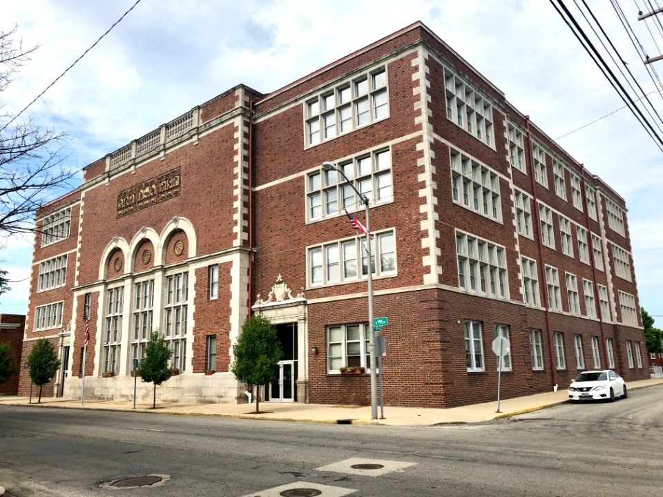9th Street, Richmond, IN 