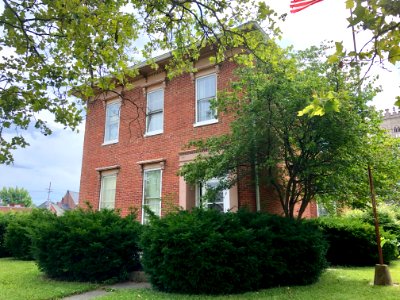 10th Street, Richmond, IN 