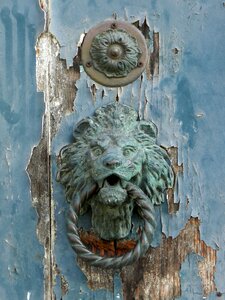 Knocker lion brass photo
