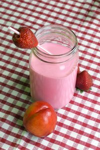 Shake peach strawberry