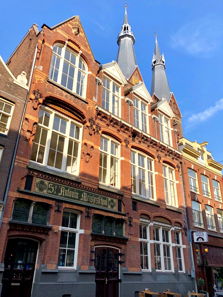 St. Antonia-Meisjesschool, Haarlemmerbuurt, Amsterdam, Noo… 