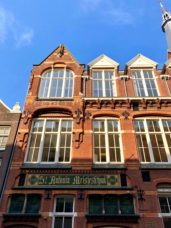 St. Antonia-Meisjesschool, Haarlemmerbuurt, Amsterdam, Noo… 