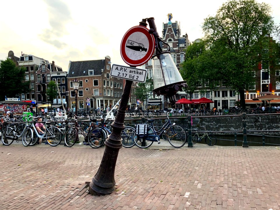 Broken Lamppost, Prins Hendrikkade, Binnenstad, Amsterdam,… 