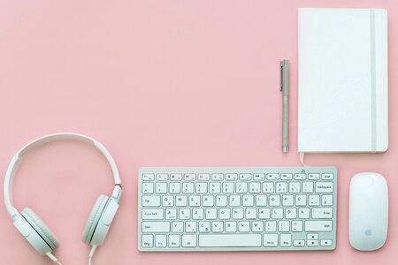 Blogging keyboard mouse photo