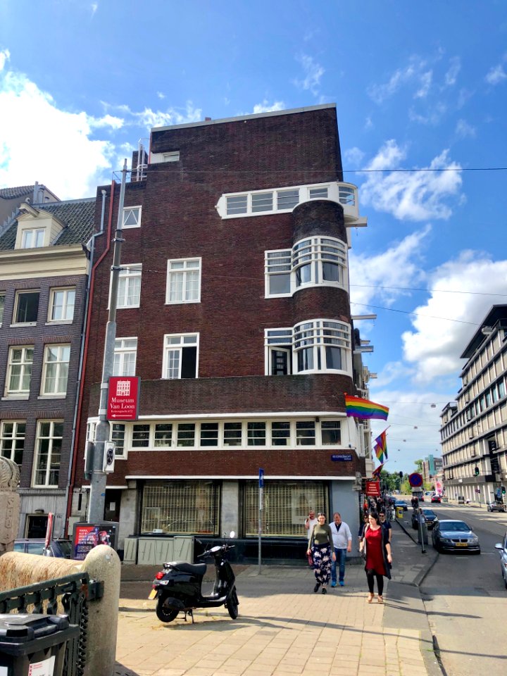 Apotheek (V.M.) Met Bovenwoningen, Vijzelstraat, Grachteng… 