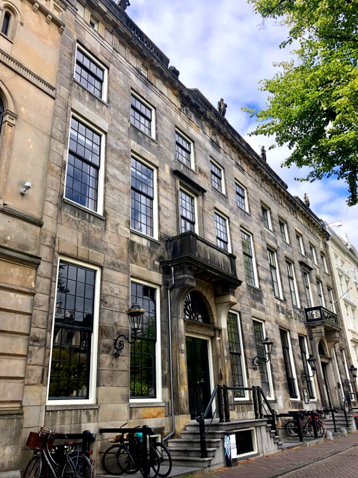 Museum Van Loon and Keizersgracht 674, Grachtengordel, Ams… 