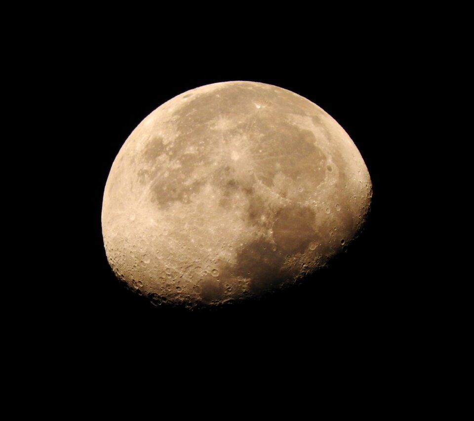 Macro surface craters