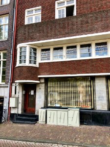 Apotheek (V.M.) Met Bovenwoningen, Vijzelstraat, Grachteng… 