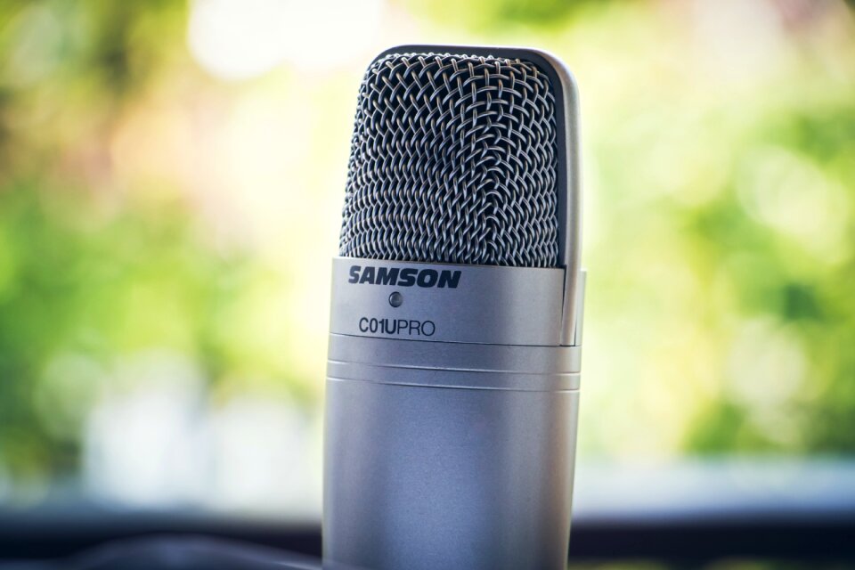 Close-up view microphone samson photo