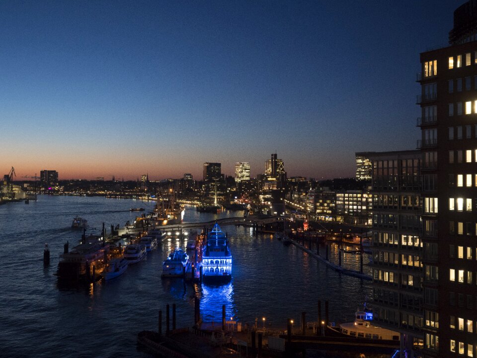 Elbe hanseatic city hamburg landungsbrücken photo