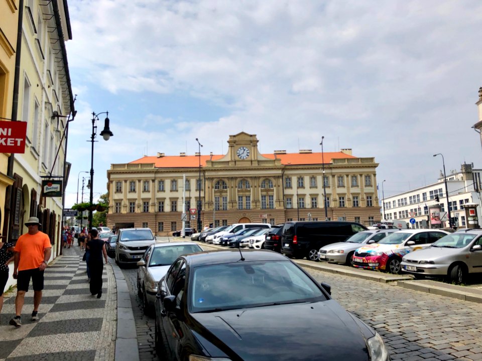Budova Bývalých Hradcanských Kasaren, Hradčany, Praha, Hla… 