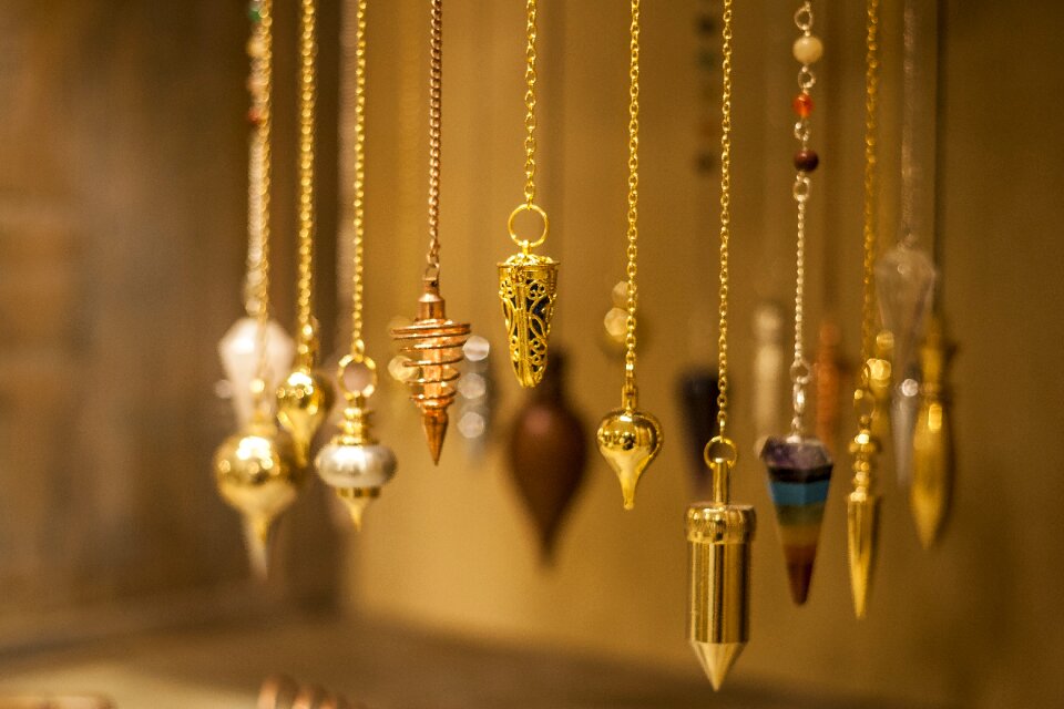 Pendule stones pendulous