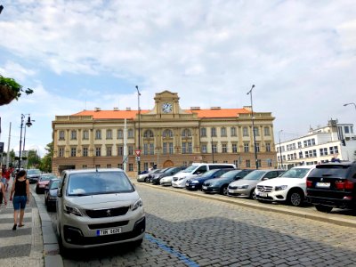 Budova Bývalých Hradcanských Kasaren, Hradčany, Praha, Hla… 