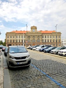 Budova Bývalých Hradcanských Kasaren, Hradčany, Praha, Hla… 