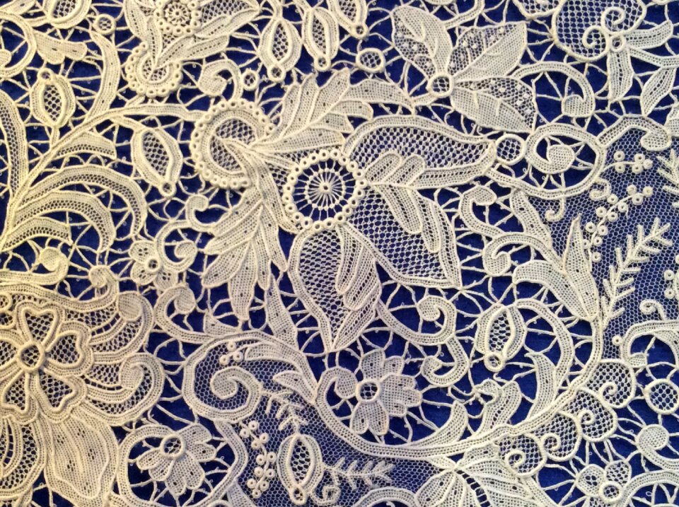 White yarn knitted fabric