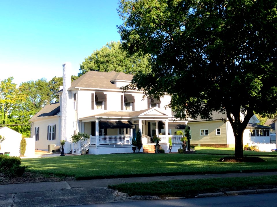Avery Avenue, Morganton, NC 