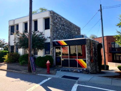 Hot Box Vintage Store, Morganton, NC 