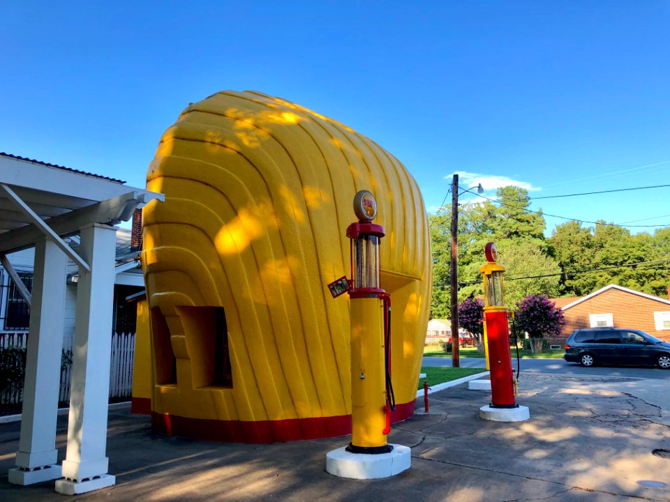 Shell-Shaped Shell Service Station, Waughtown, Winston-Sal… 