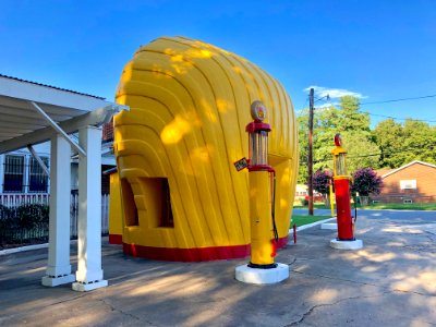 Shell-Shaped Shell Service Station, Waughtown, Winston-Sal… 