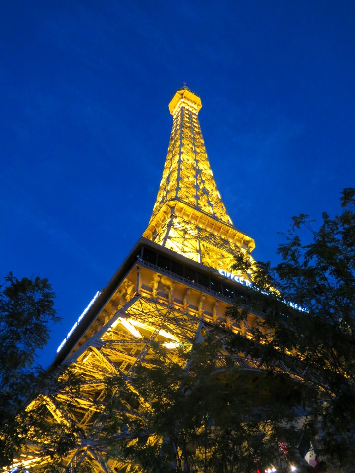 Places of interest eiffel tower lighting