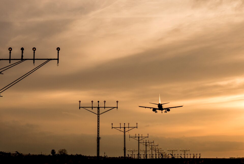 Aircraft land end photo